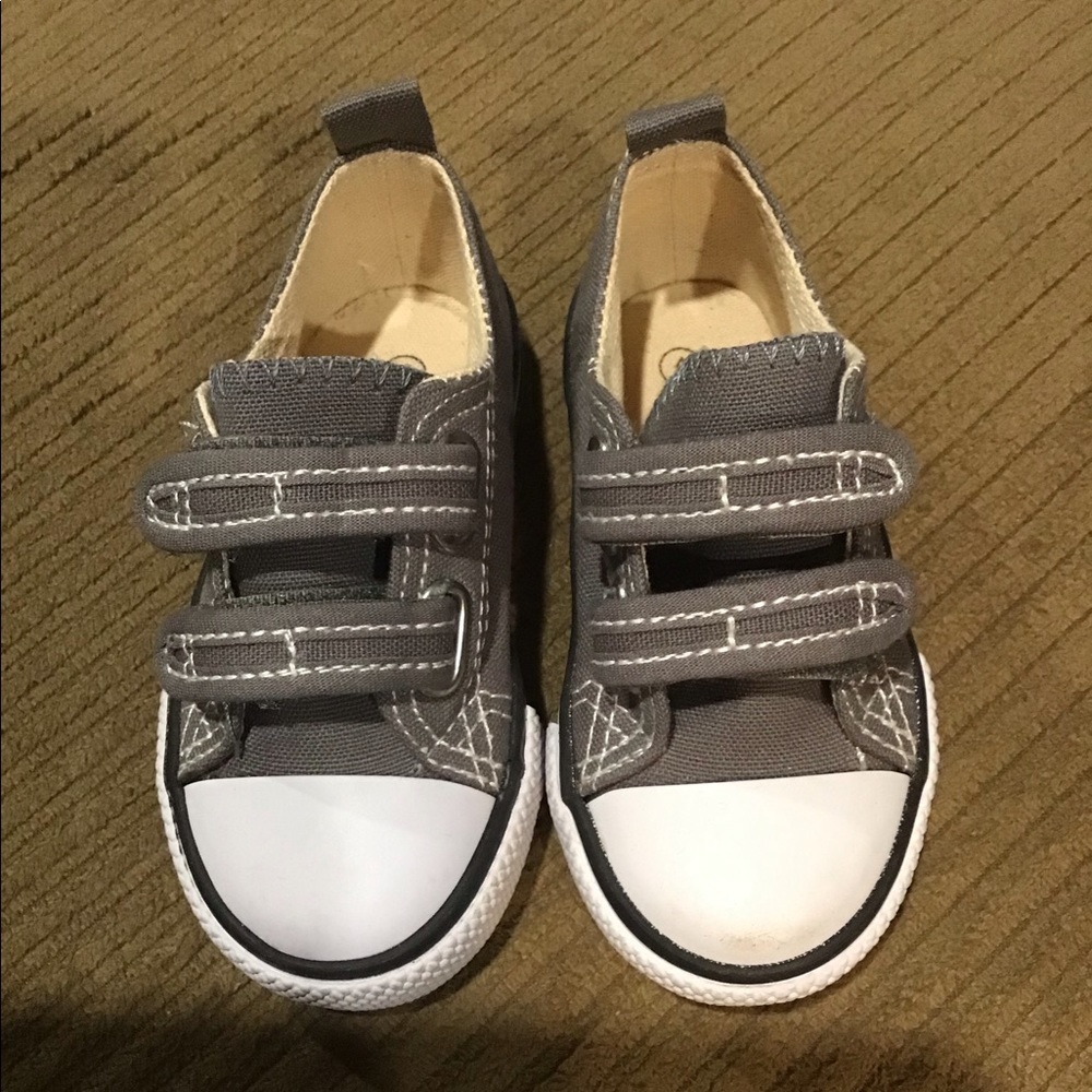 Koala kids grey Velcro double strap closure